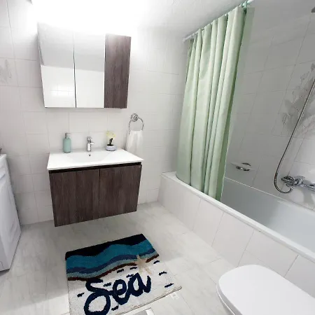 Διαμέρισμα Indigo Apartment, *